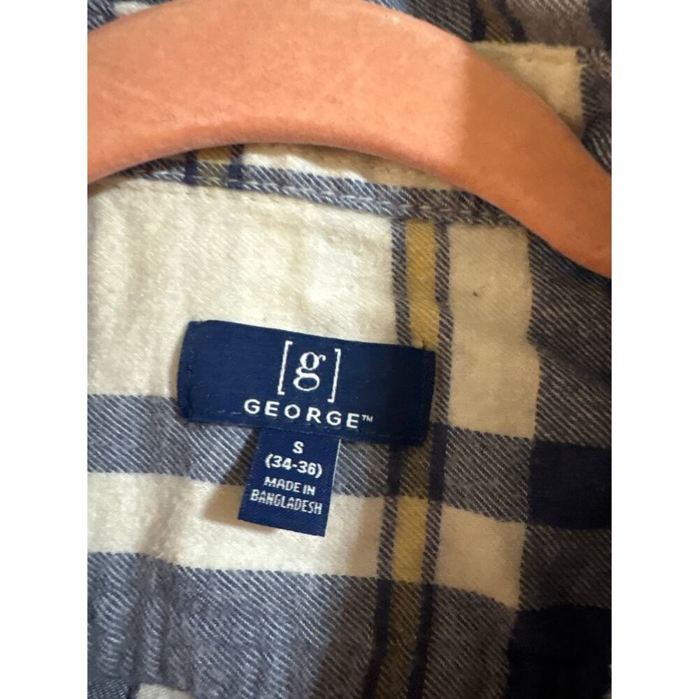 Men’s Small Flannel Button Up - Picture 2 of 5